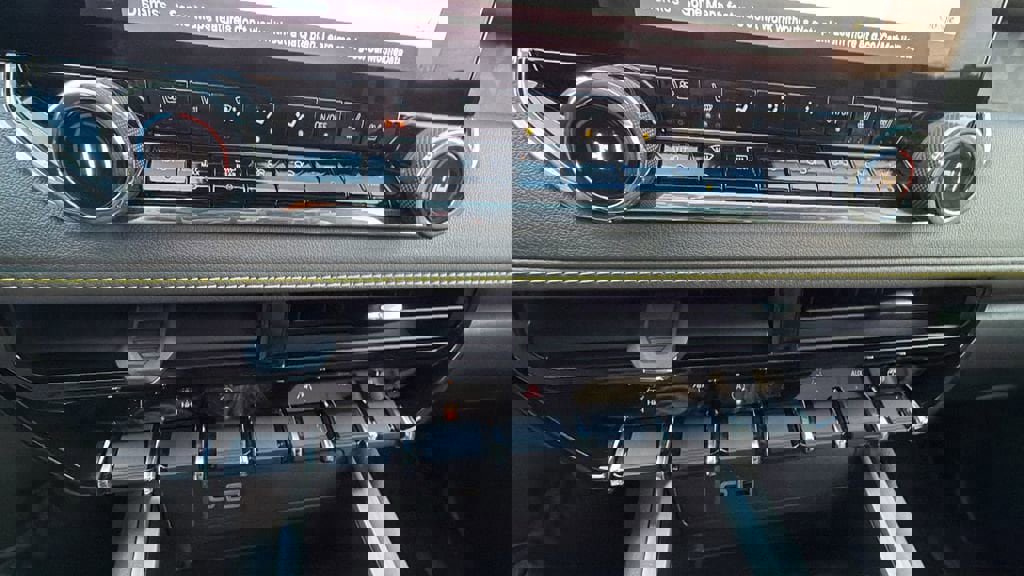 Certified 2023 Chevrolet Colorado ZR2 w/ ZR2 Convenience Package III image 30