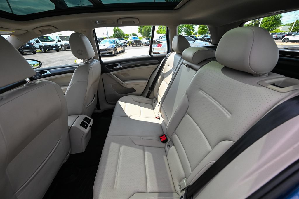 Used 2019 Volkswagen Golf SE FWD image 21