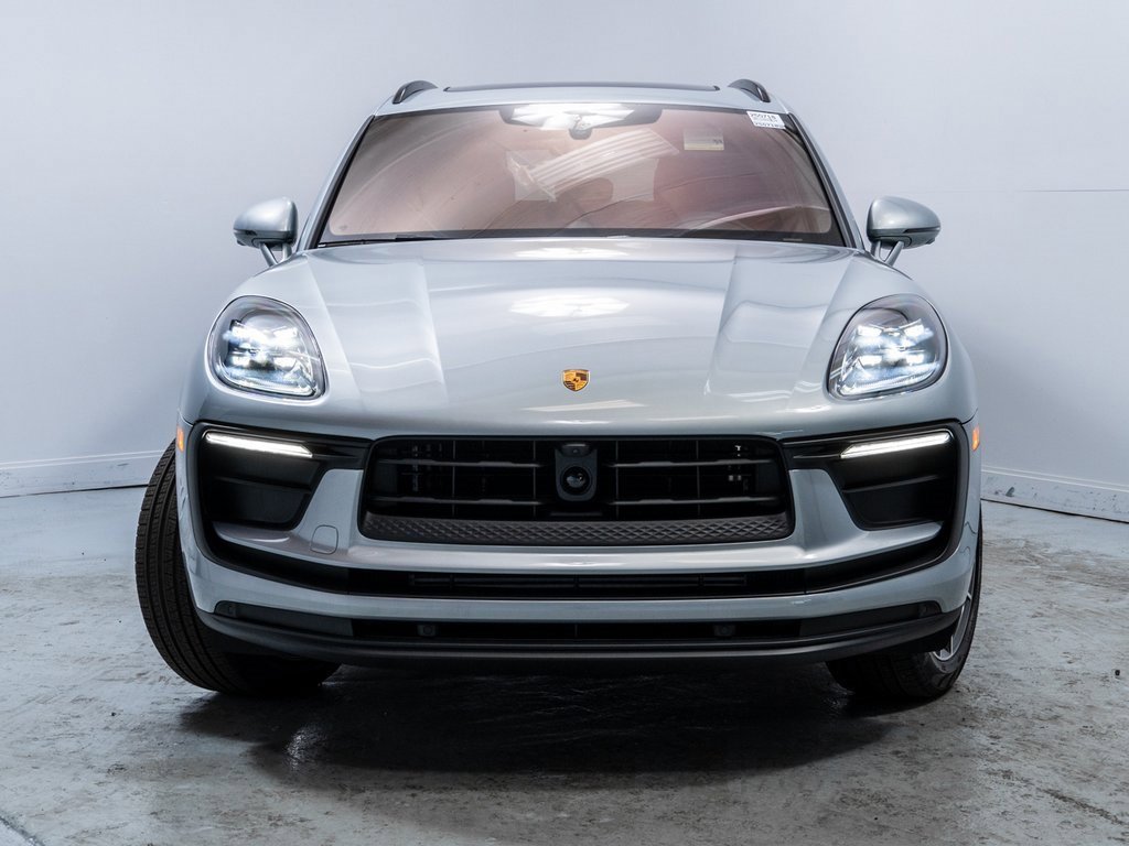 Used 2025 Porsche Macan image 10