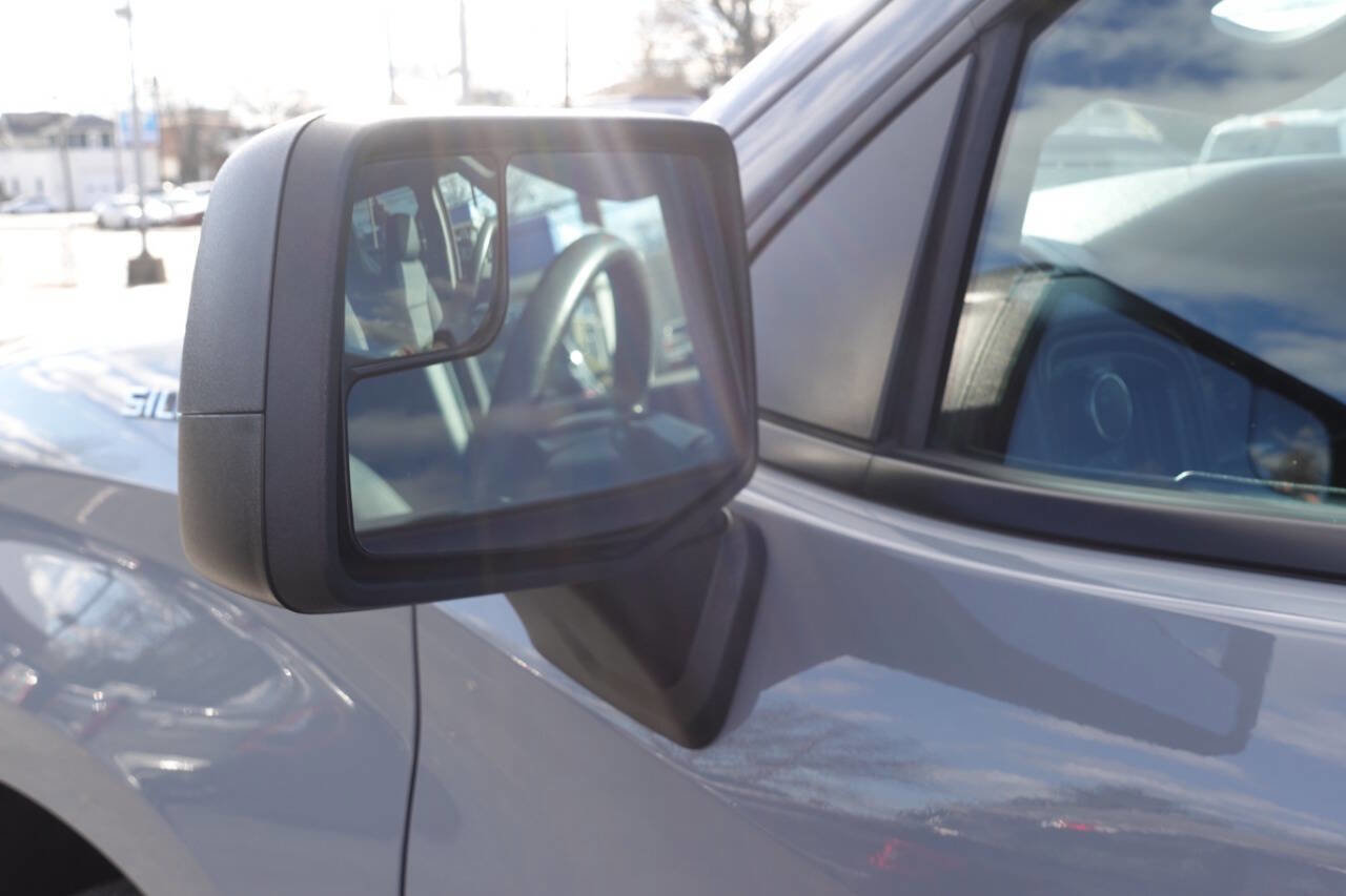 Used 2024 Chevrolet Silverado 1500 Custom image 12