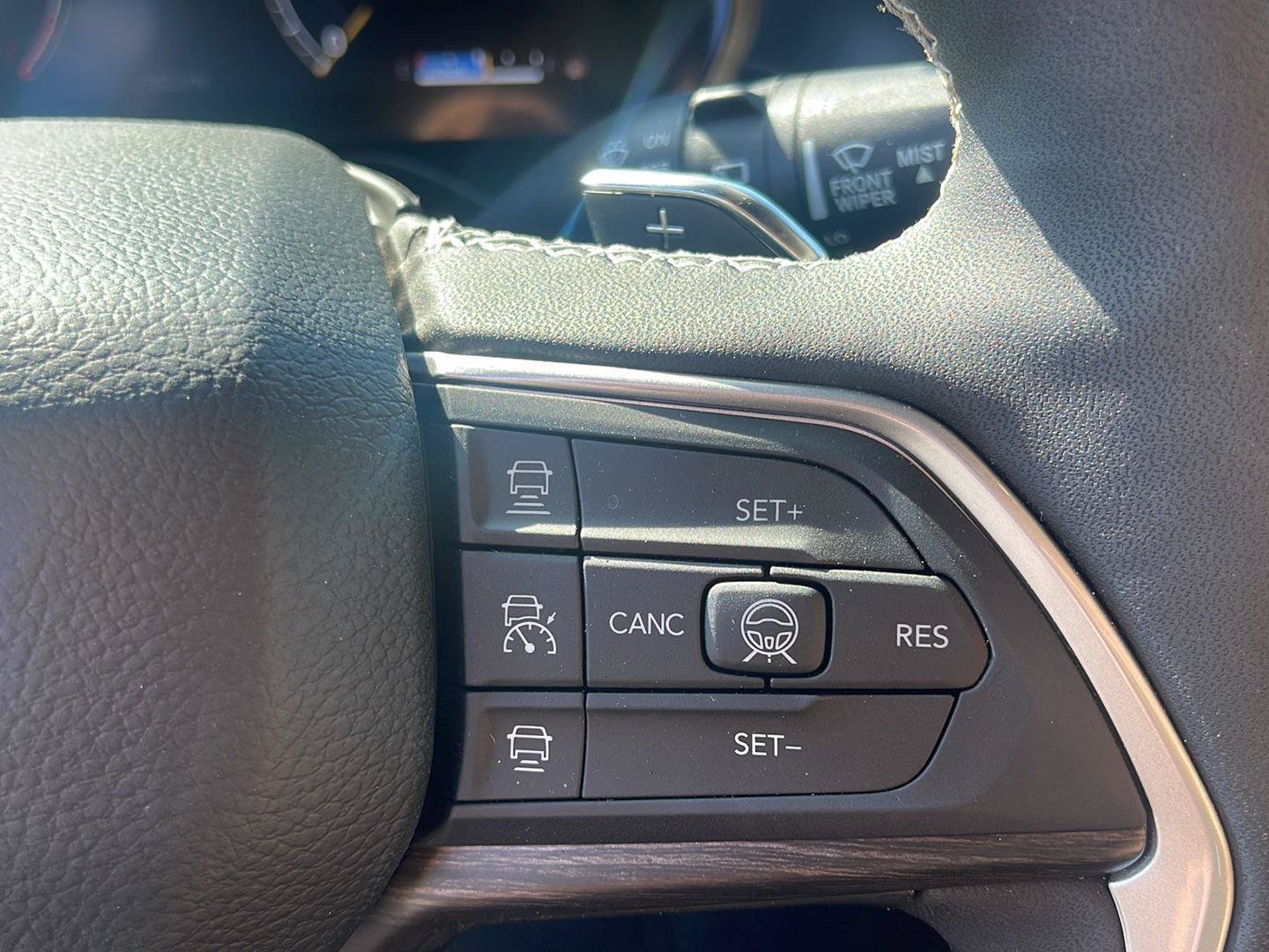 Used 2026 Jeep Grand Cherokee Limited w/ Limited Altitude Package RWD image 23