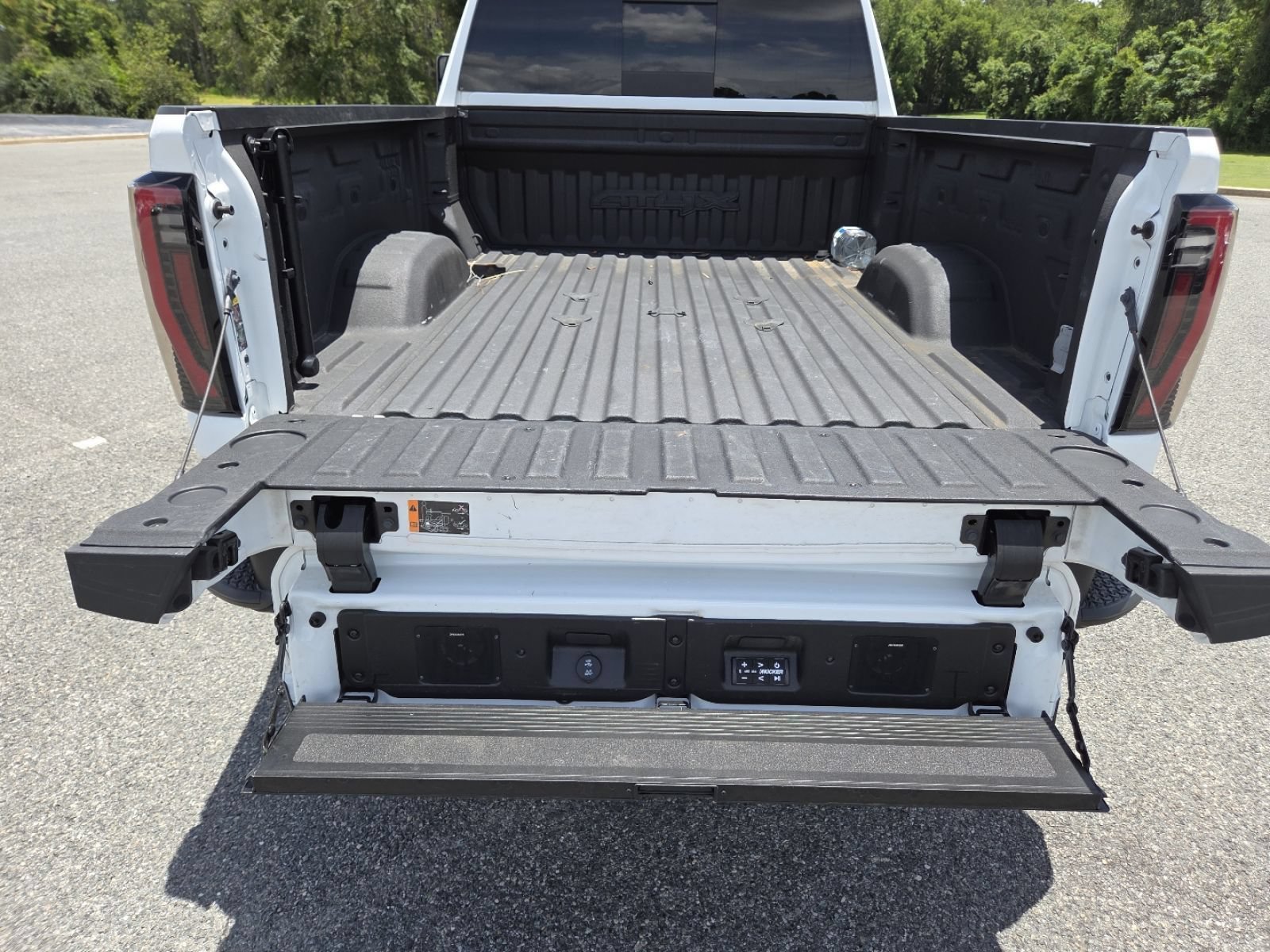 Used 2024 GMC Sierra 2500 AT4X AWD/4WD image 28