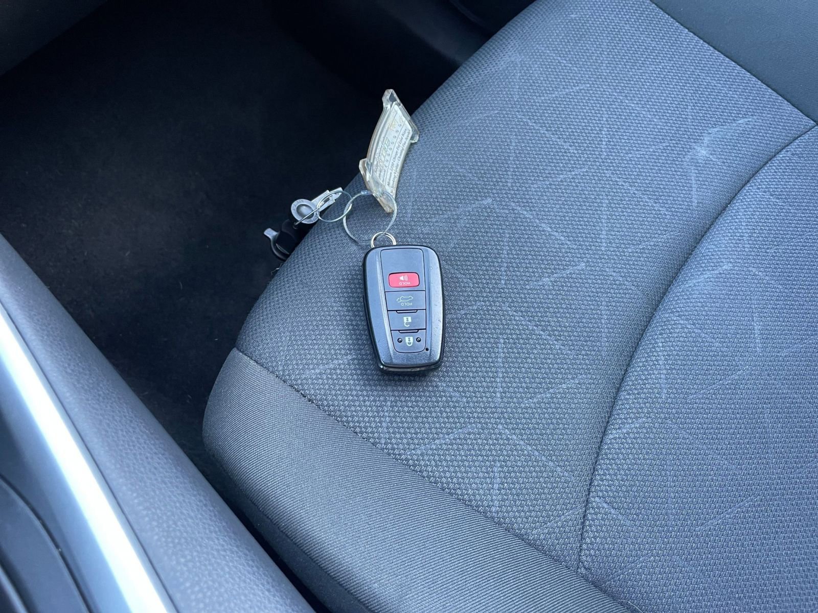 Used 2025 Toyota RAV4 XLE w/ Convenience Package image 18