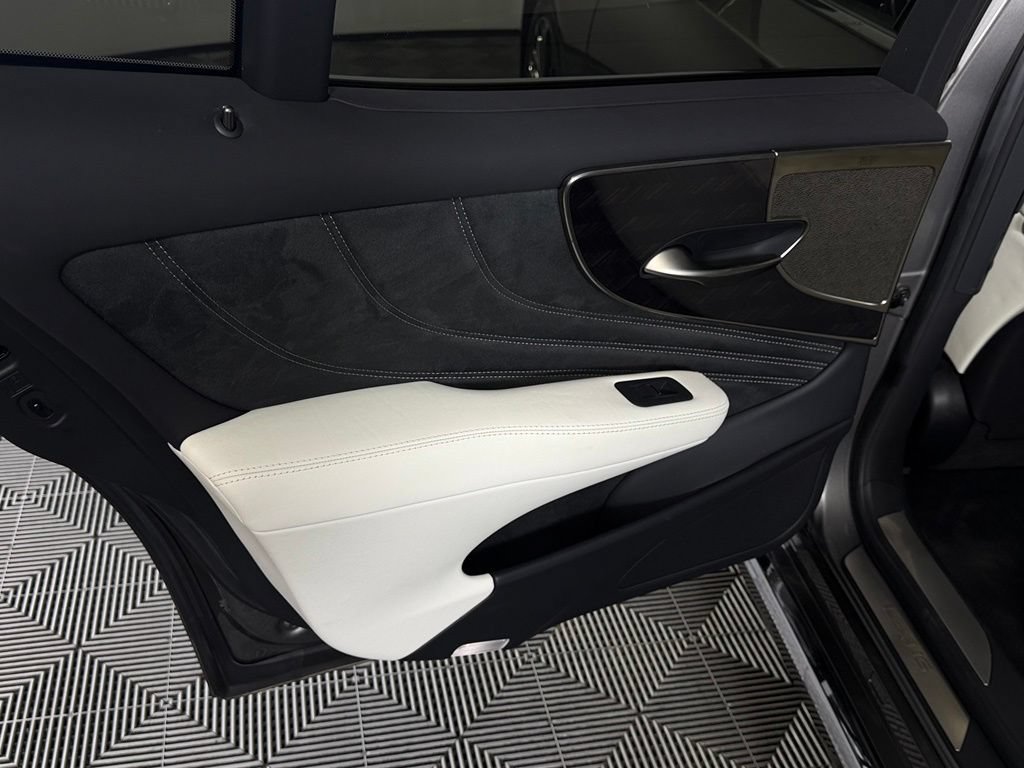 Used 2023 Lexus LS 500 w/ Interior Upgrade Package RWD image 26
