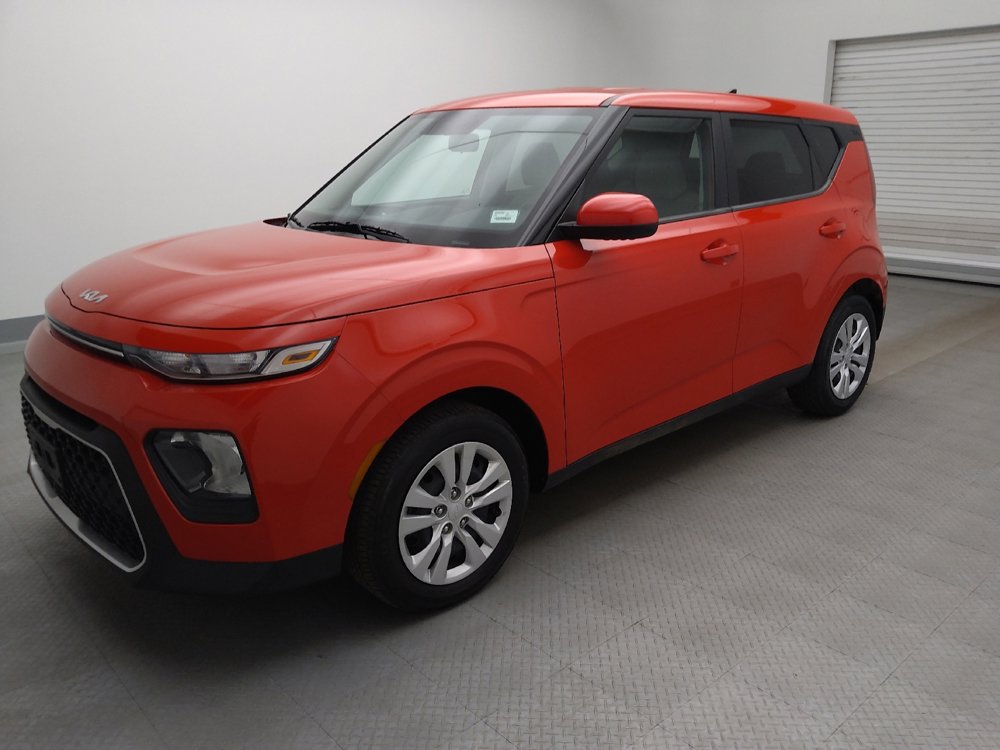Used 2022 Kia Soul LX FWD image 2