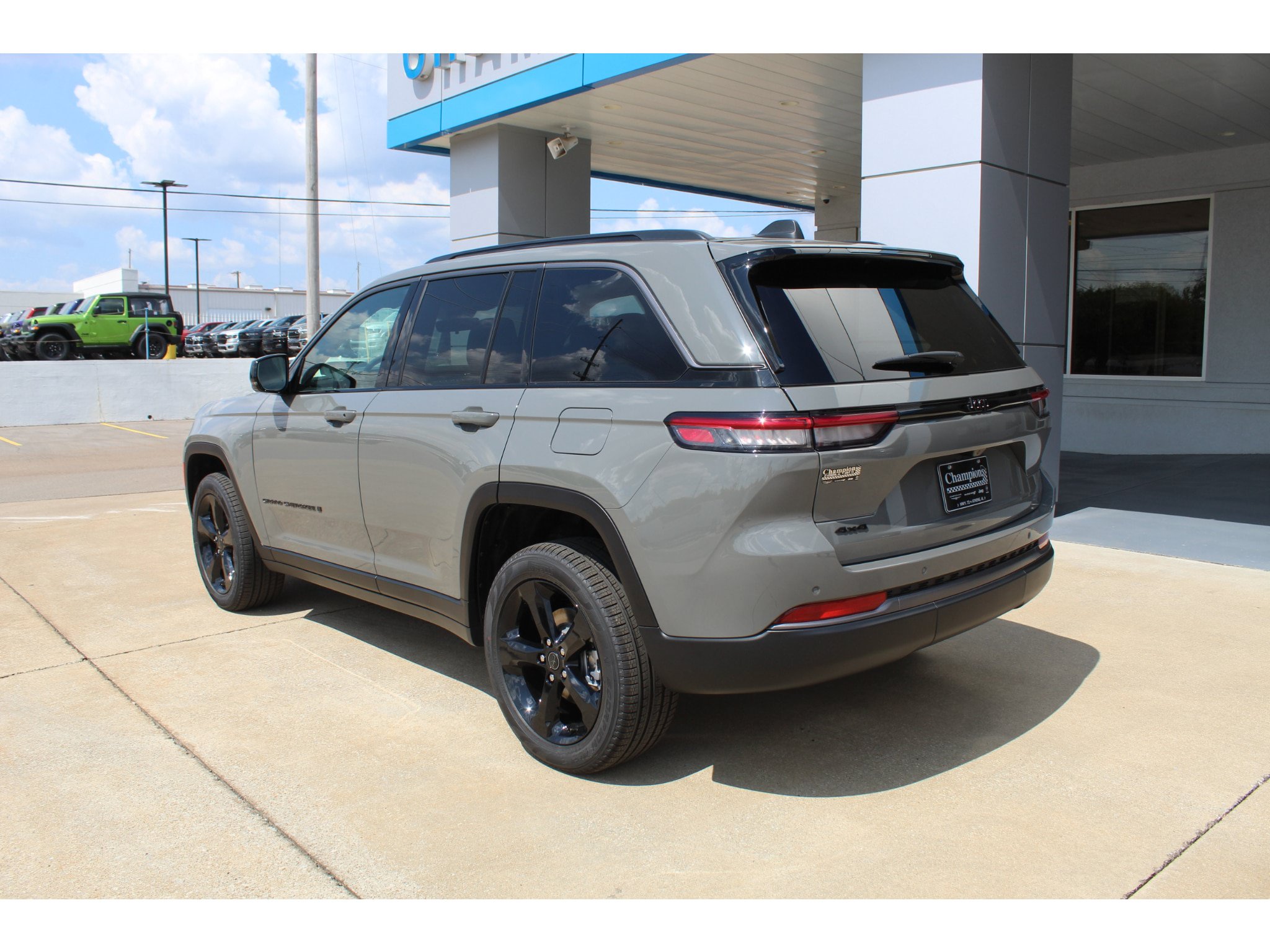 New 2027 Jeep Grand Cherokee Limited AWD/4WD image 7
