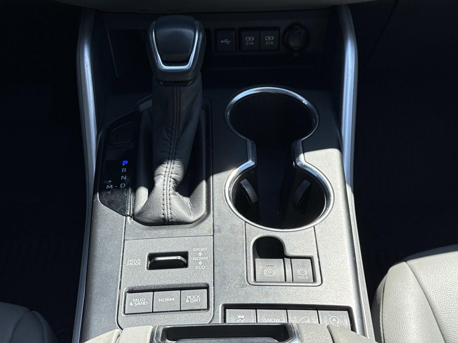 Used 2020 Toyota Highlander XLE AWD/4WD image 13