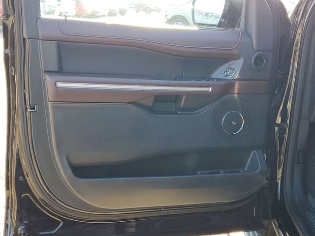 Used 2023 Ford Expedition Max Limited image 12