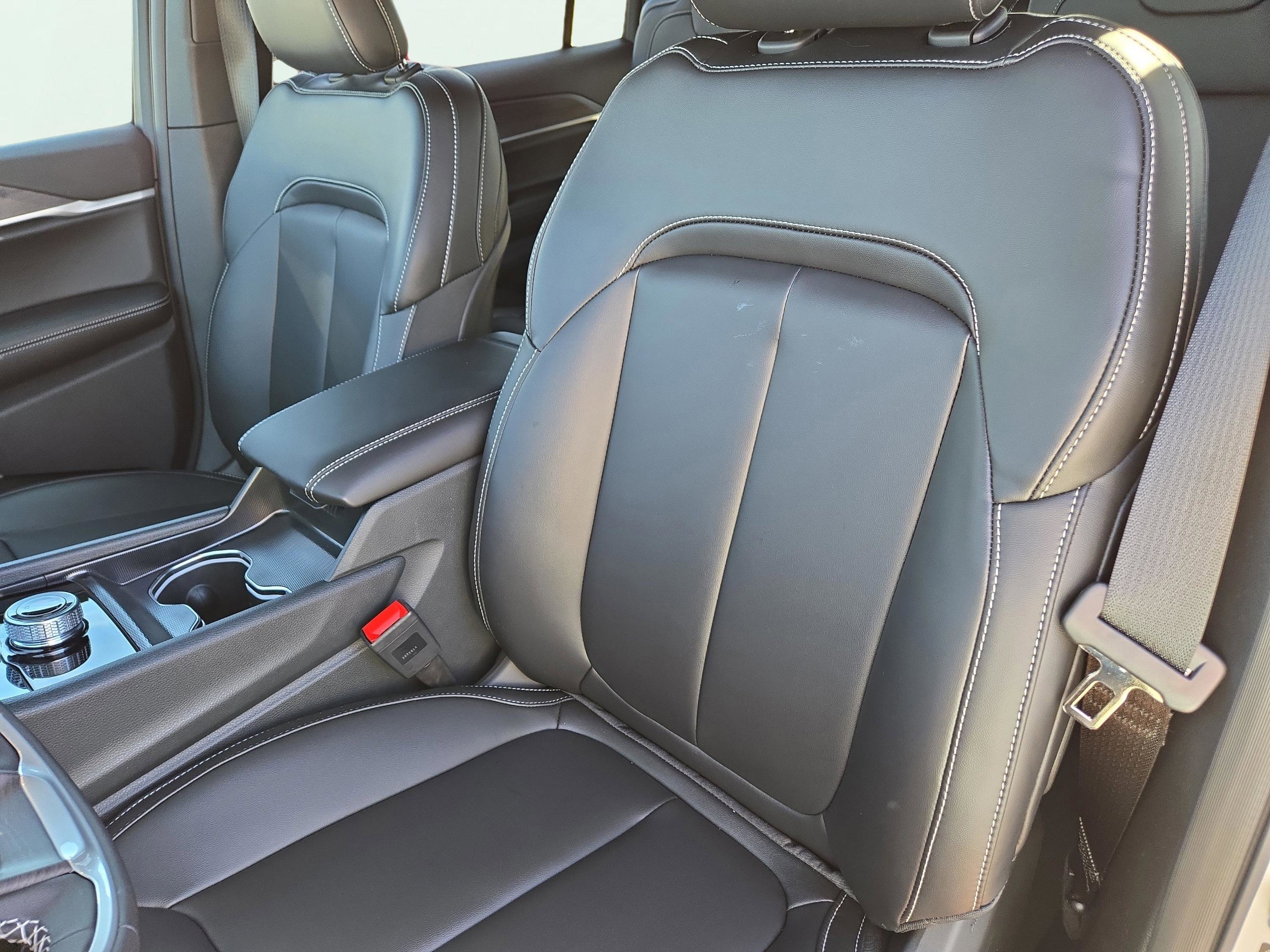 New 2025 Jeep Grand Cherokee L Limited image 16