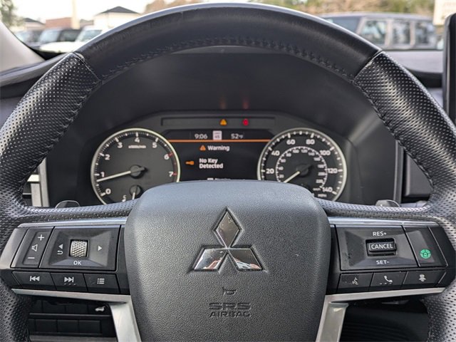 Used 2024 Mitsubishi Outlander SE image 29