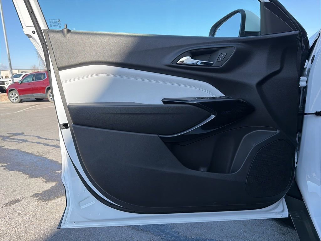 New 2026 Chevrolet Trax LT w/ Driver Confidence Package image 5