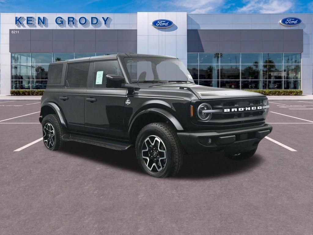 New 2026 Ford Bronco Outer Banks AWD/4WD image 1