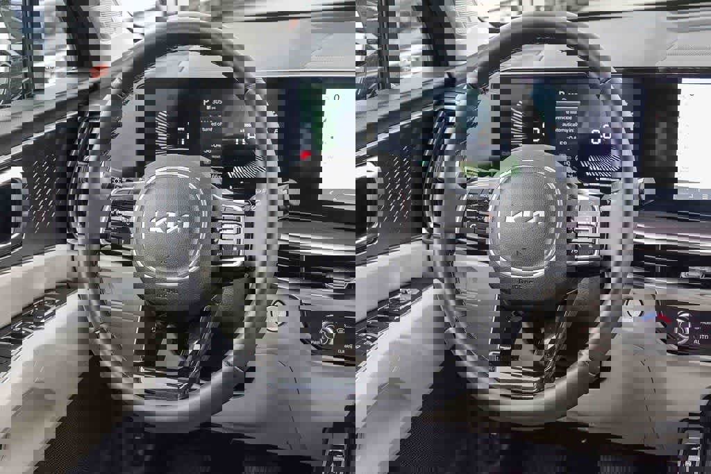 Certified 2024 Kia Sorento EX image 14