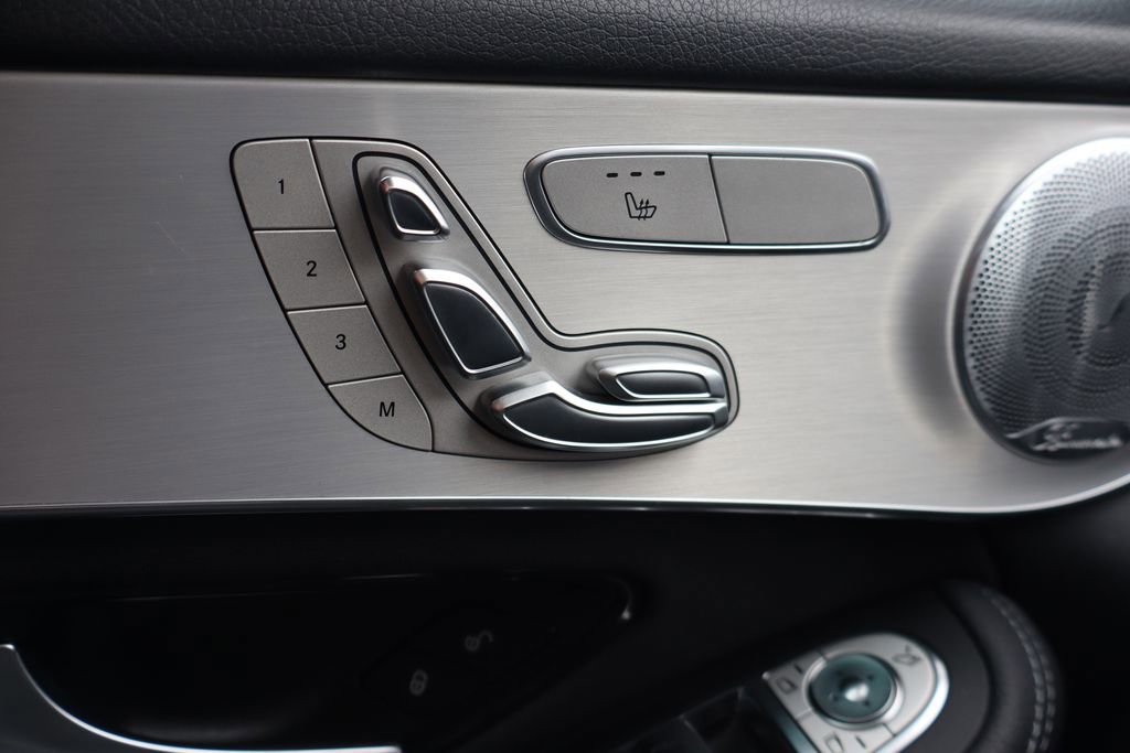 Used 2020 Mercedes-Benz GLC 300 4MATIC Coupe image 13