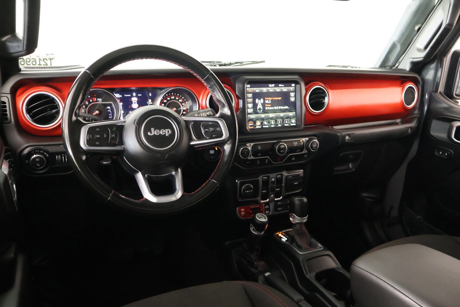 Used 2020 Jeep Gladiator Rubicon AWD/4WD image 2