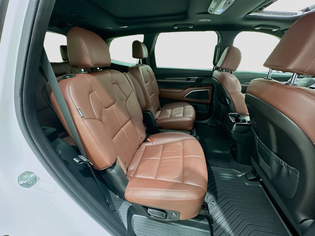 Used 2024 Kia Telluride SX w/ Towing Package FWD image 27