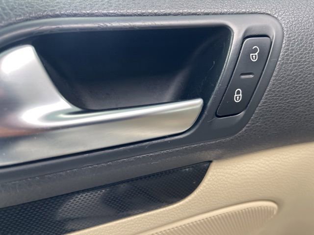 Used 2012 Volkswagen Jetta SE image 17