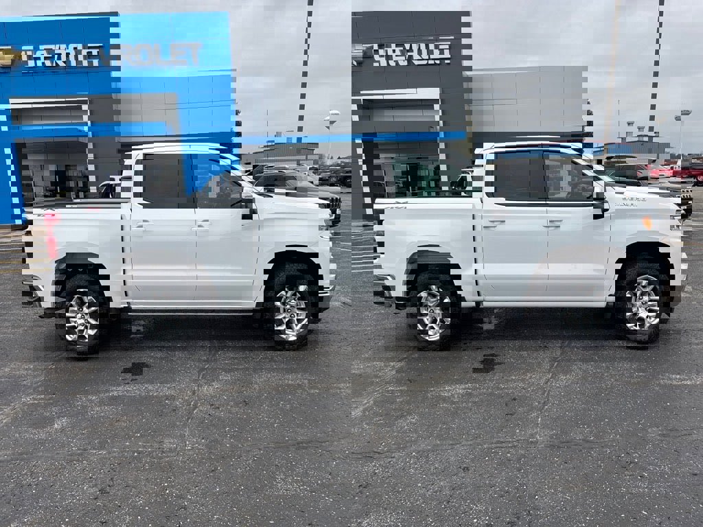 Used 2023 Chevrolet Silverado 1500 LT image 2