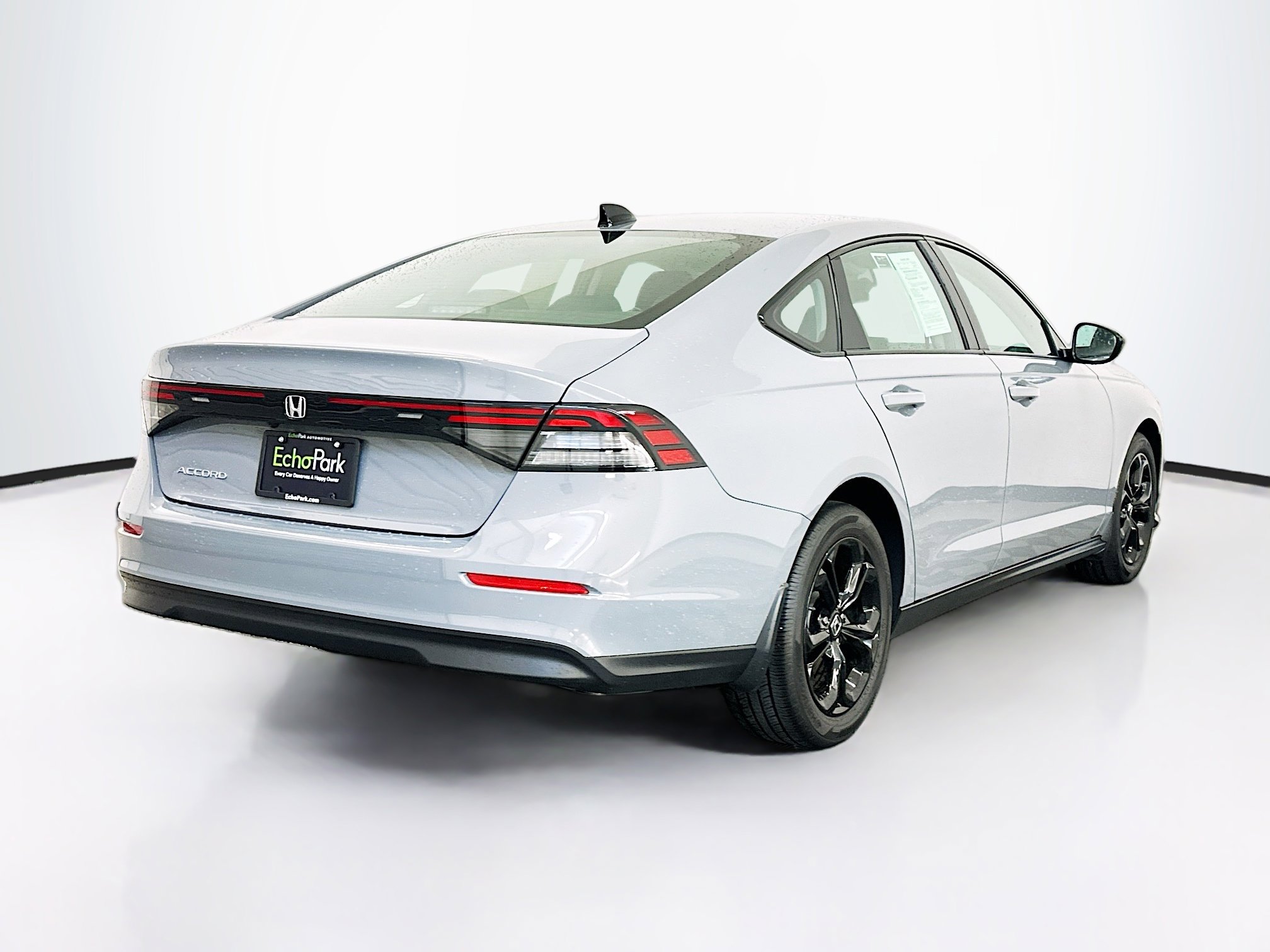 Used 2025 Honda Accord SE image 9