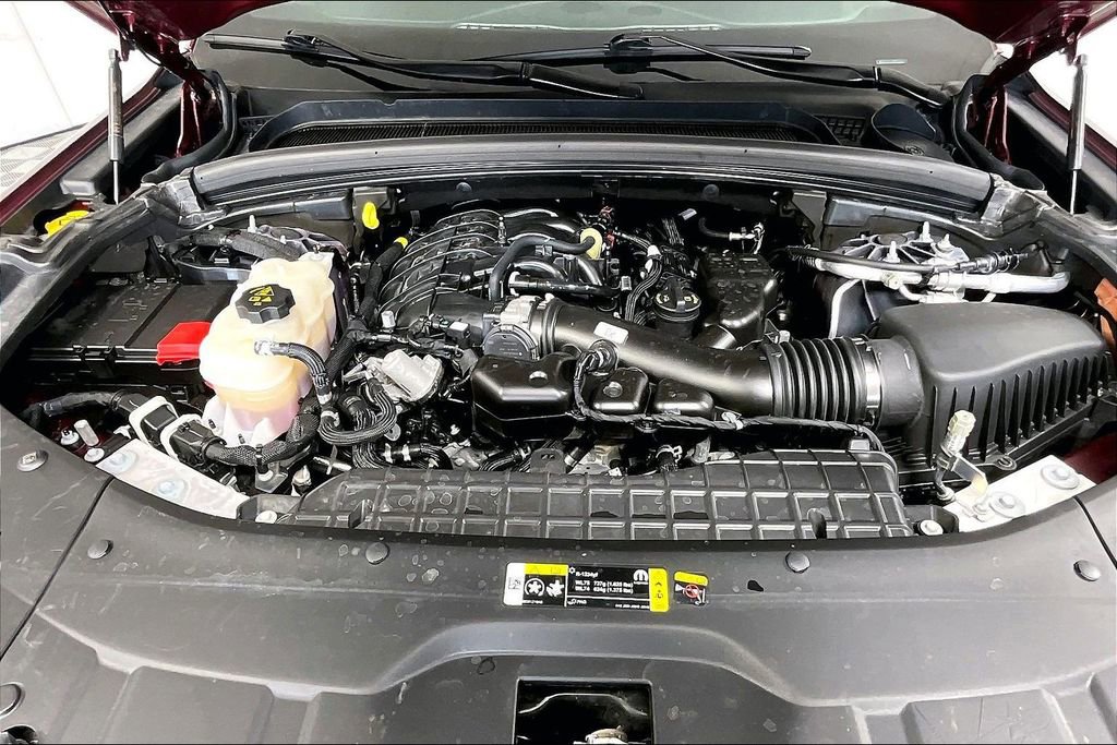 Used 2024 Jeep Grand Cherokee Limited image 9