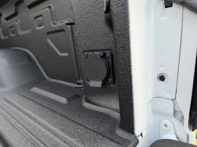 New 2025 GMC Sierra 2500 SLT w/ SLT Premium Package image 5