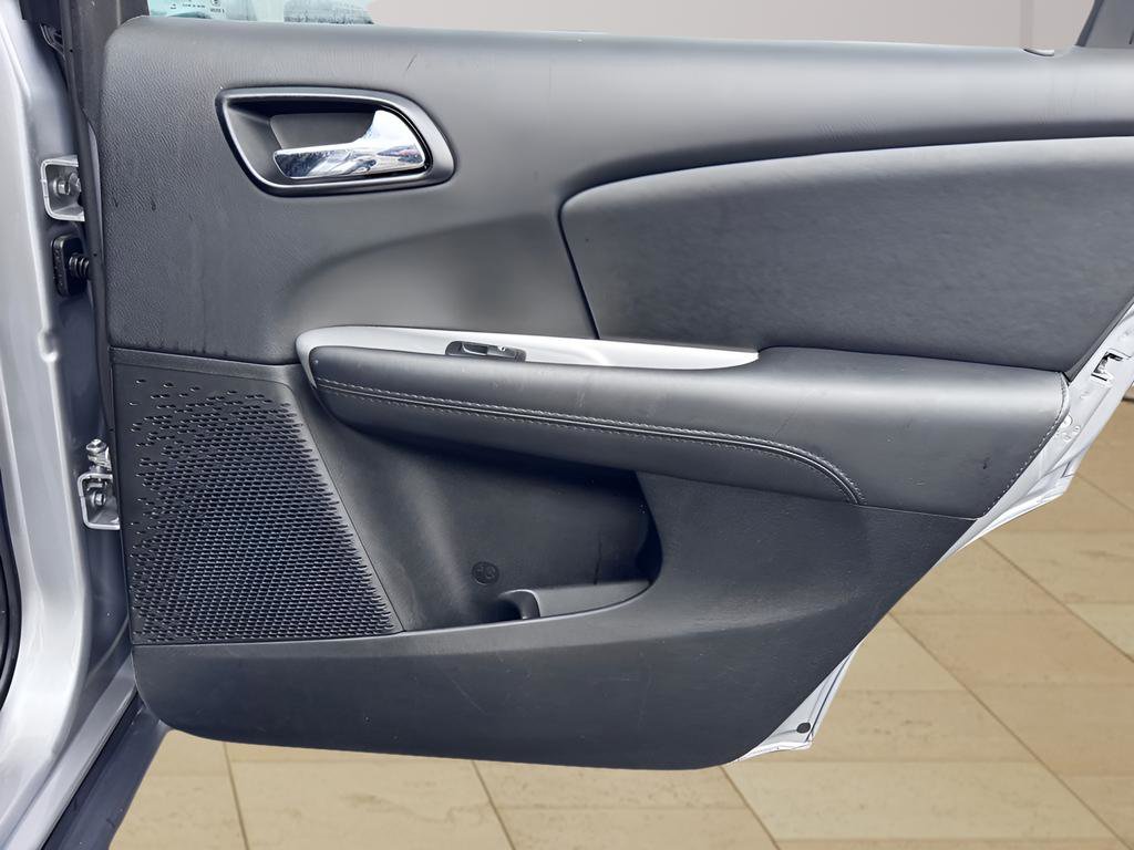 Used 2017 Dodge Journey SE image 27