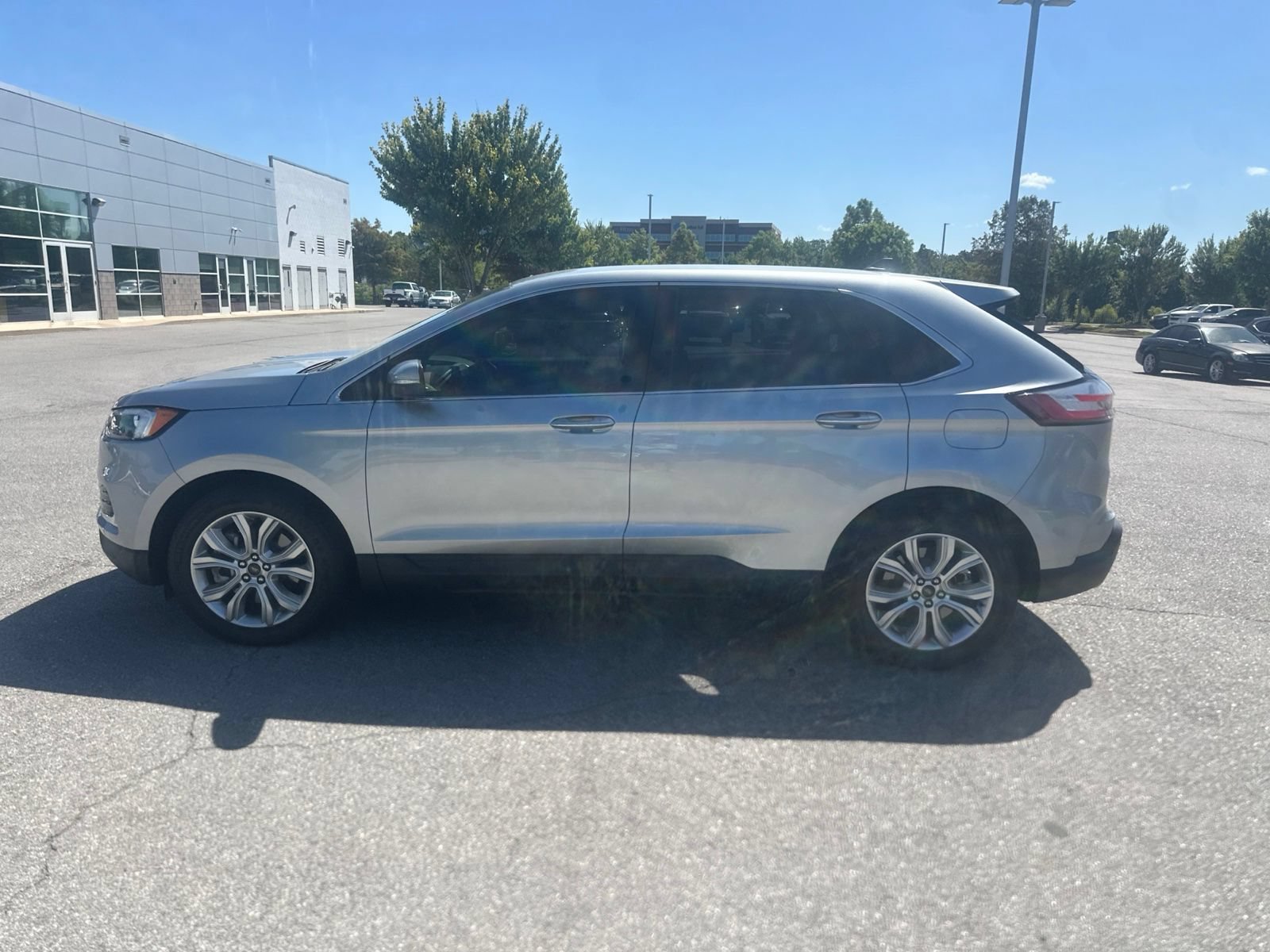 Used 2023 Ford Edge Titanium AWD/4WD image 8