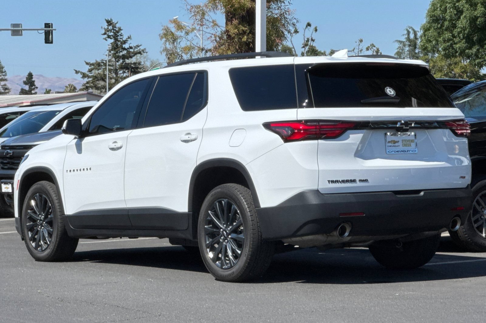 Used 2023 Chevrolet Traverse RS AWD/4WD image 7