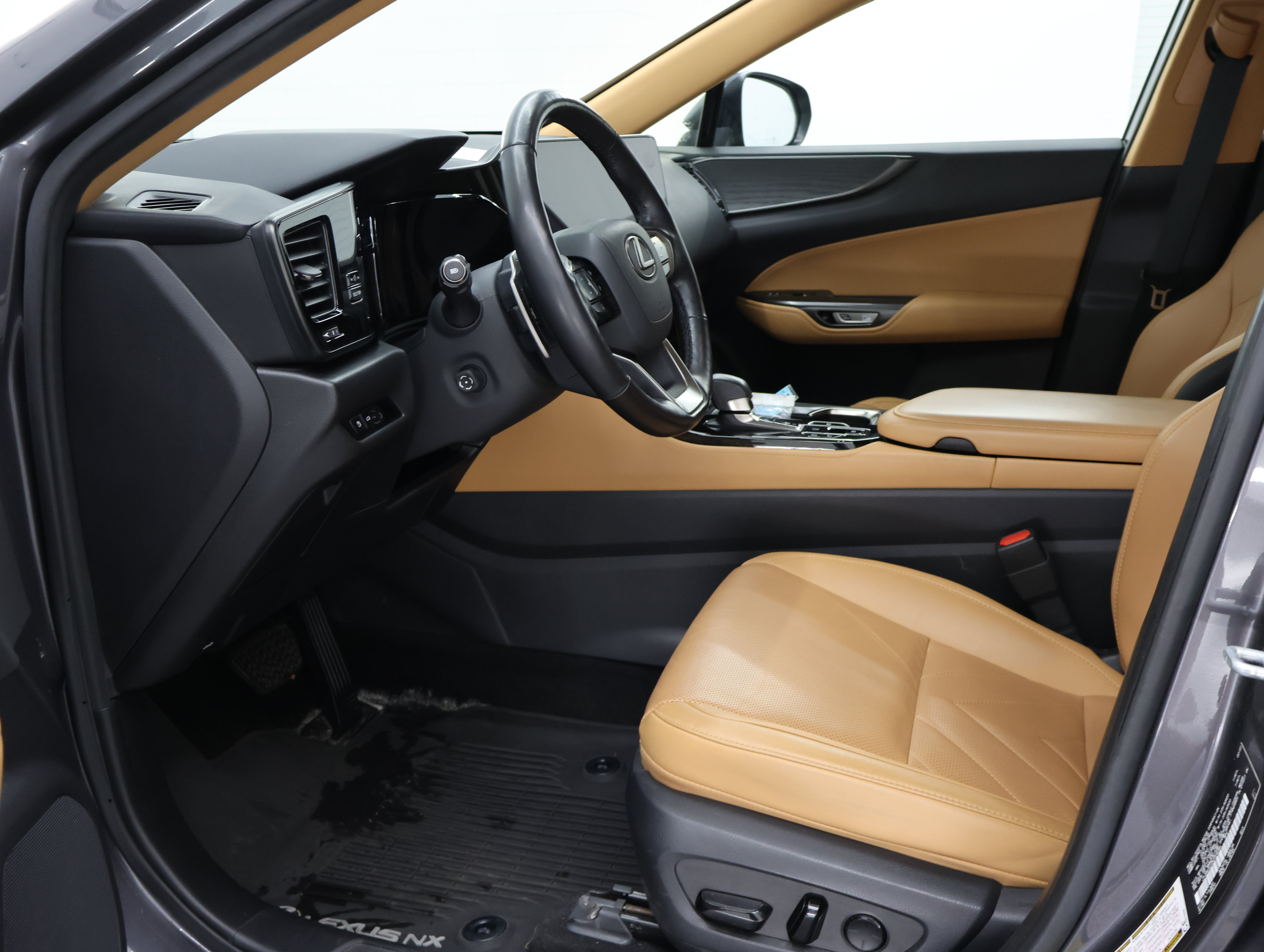 Used 2022 Lexus NX 350h AWD w/ Vision Package image 8