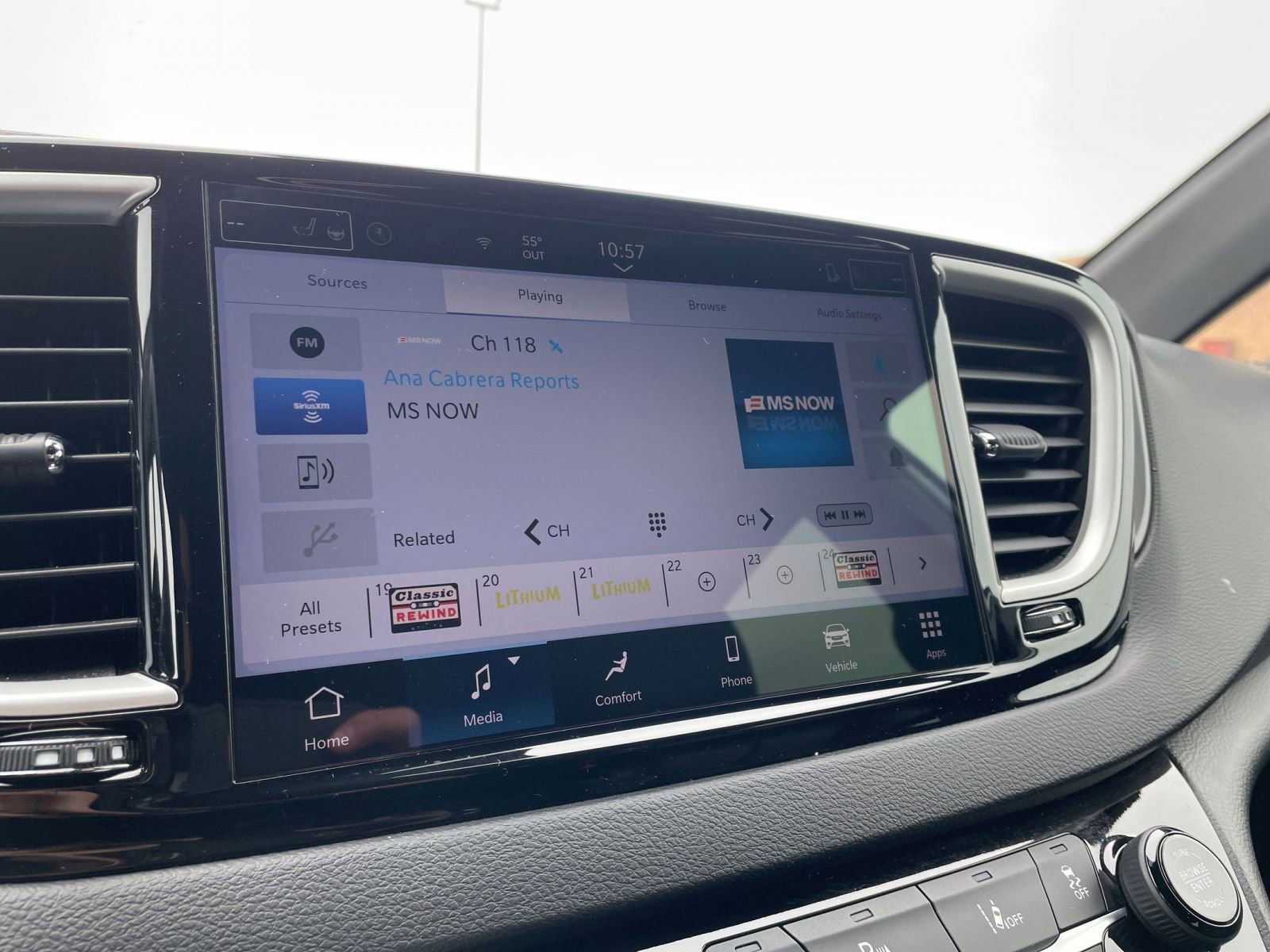 Used 2025 Chrysler Pacifica Select image 20