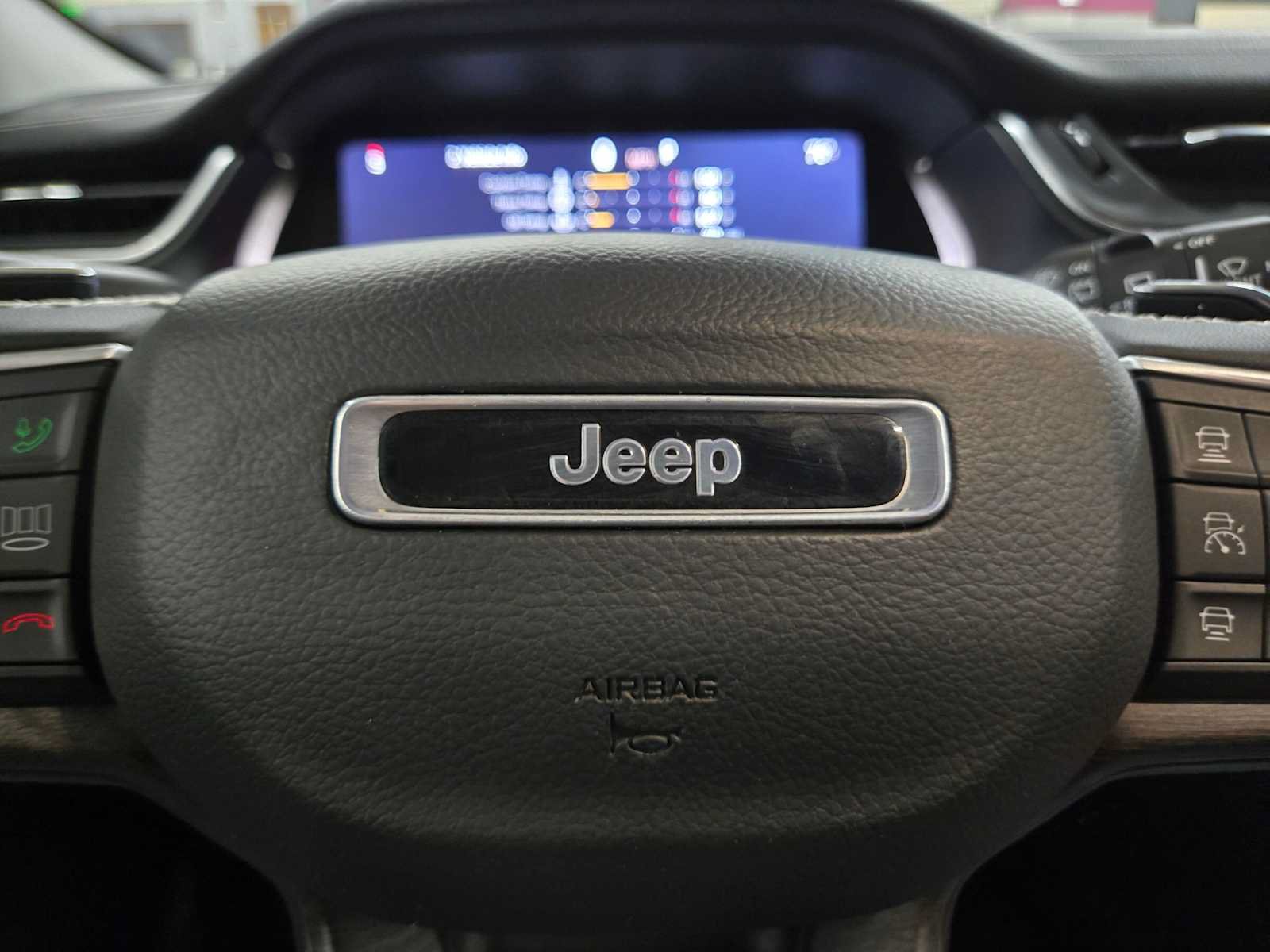 Used 2023 Jeep Grand Cherokee Limited w/ Black Appearance Package AWD/4WD image 21