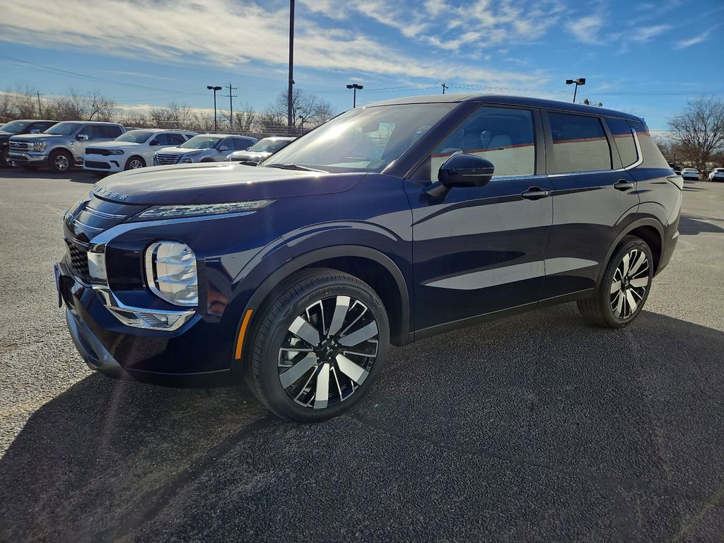 New 2026 Mitsubishi Outlander SE image 5