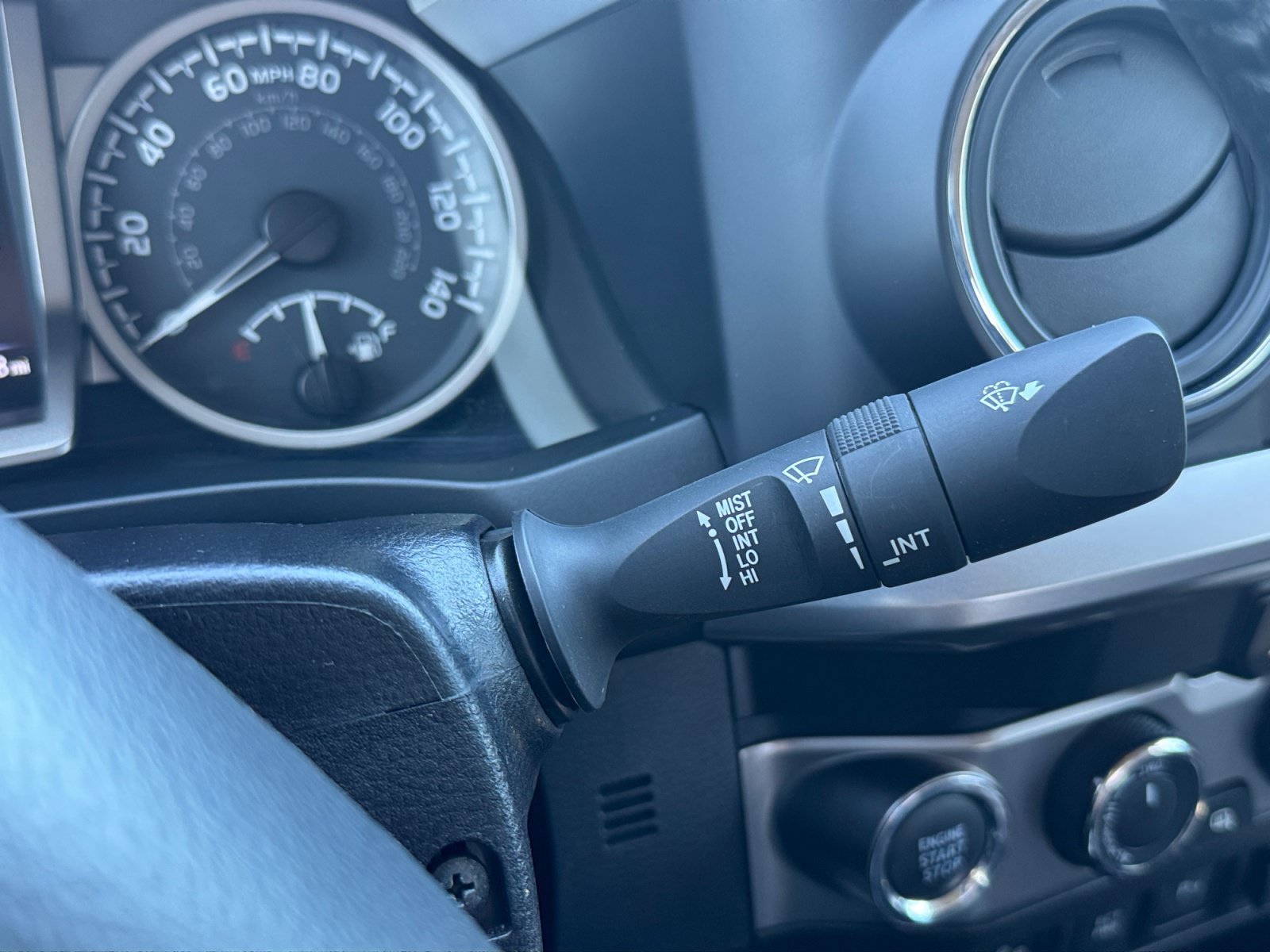 Used 2023 Toyota Tacoma SR5 AWD/4WD image 18