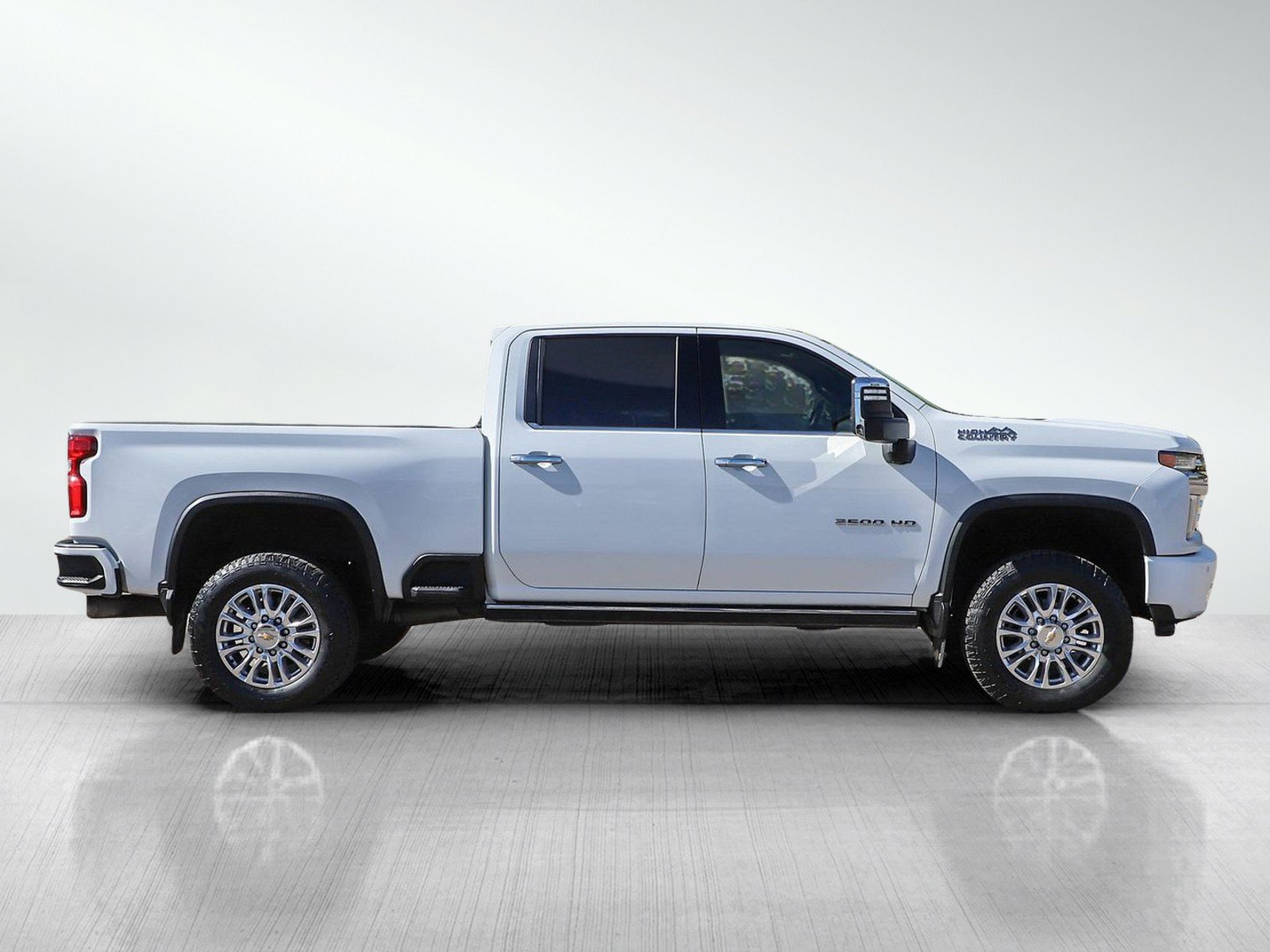Used 2022 Chevrolet Silverado 2500 High Country w/ Safety Package II AWD/4WD image 6