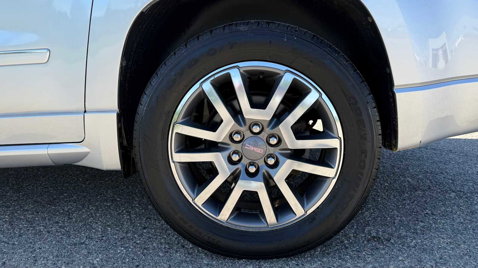 Used 2013 GMC Acadia Denali AWD/4WD image 29