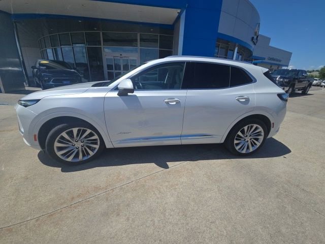 Used 2024 Buick Envision Avenir AWD/4WD image 2