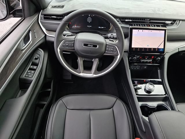 New 2025 Jeep Grand Cherokee L Limited w/ Black Appearance Package AWD/4WD image 2
