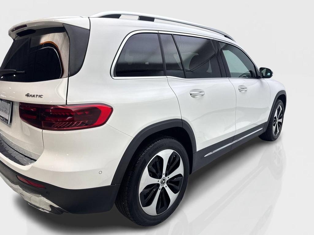 Used 2025 Mercedes-Benz GLB 250 4MATIC image 13