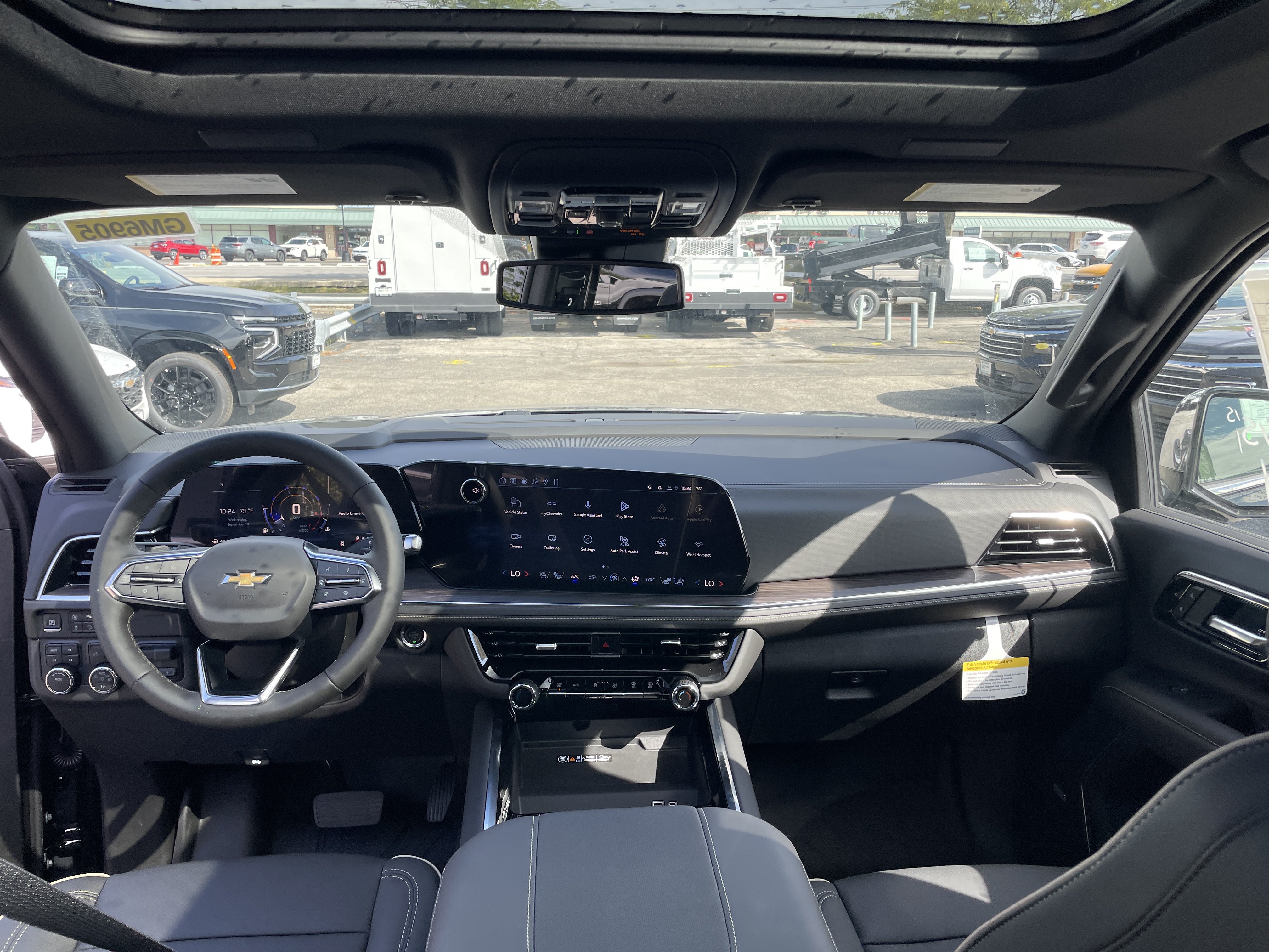 New 2026 Chevrolet Suburban Premier w/ Sun And Tow Package AWD/4WD image 30