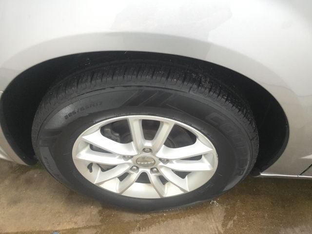 Used 2016 Dodge Grand Caravan SXT FWD image 14