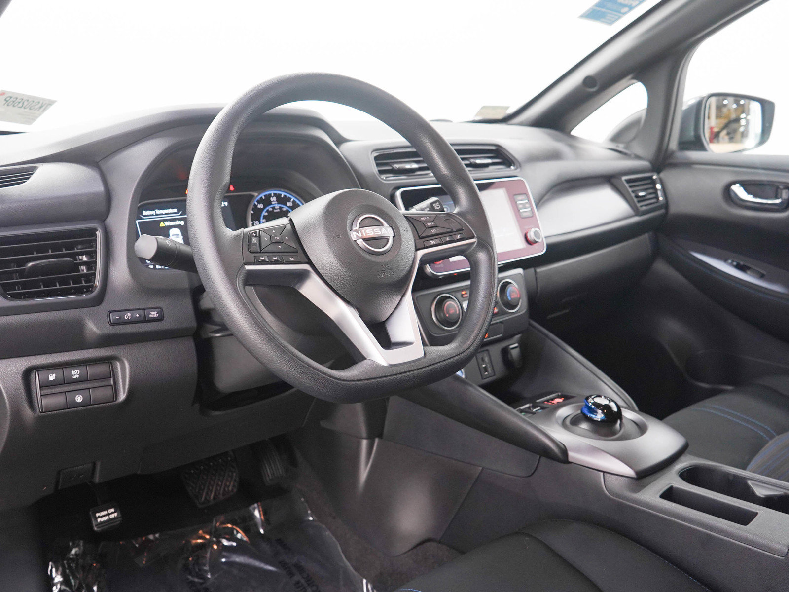 Used 2025 Nissan Leaf S FWD image 22