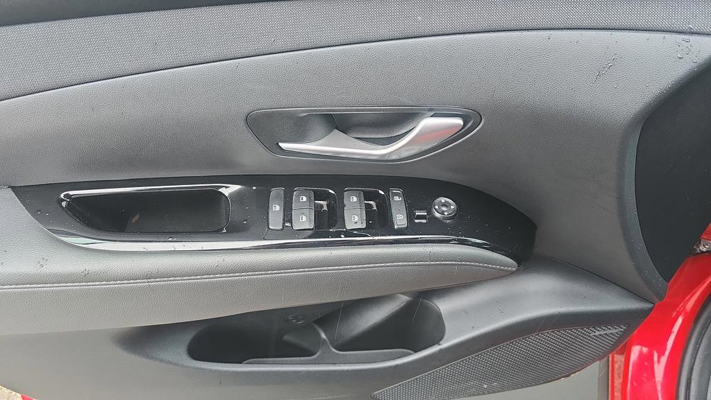 Used 2022 Hyundai Tucson SEL w/ Convenience + Premium Package AWD/4WD image 16