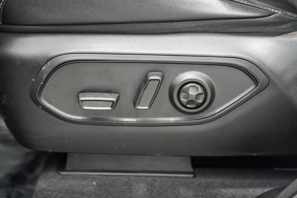 Certified 2023 Jeep Grand Cherokee Limited w/ Black Appearance Package image 39