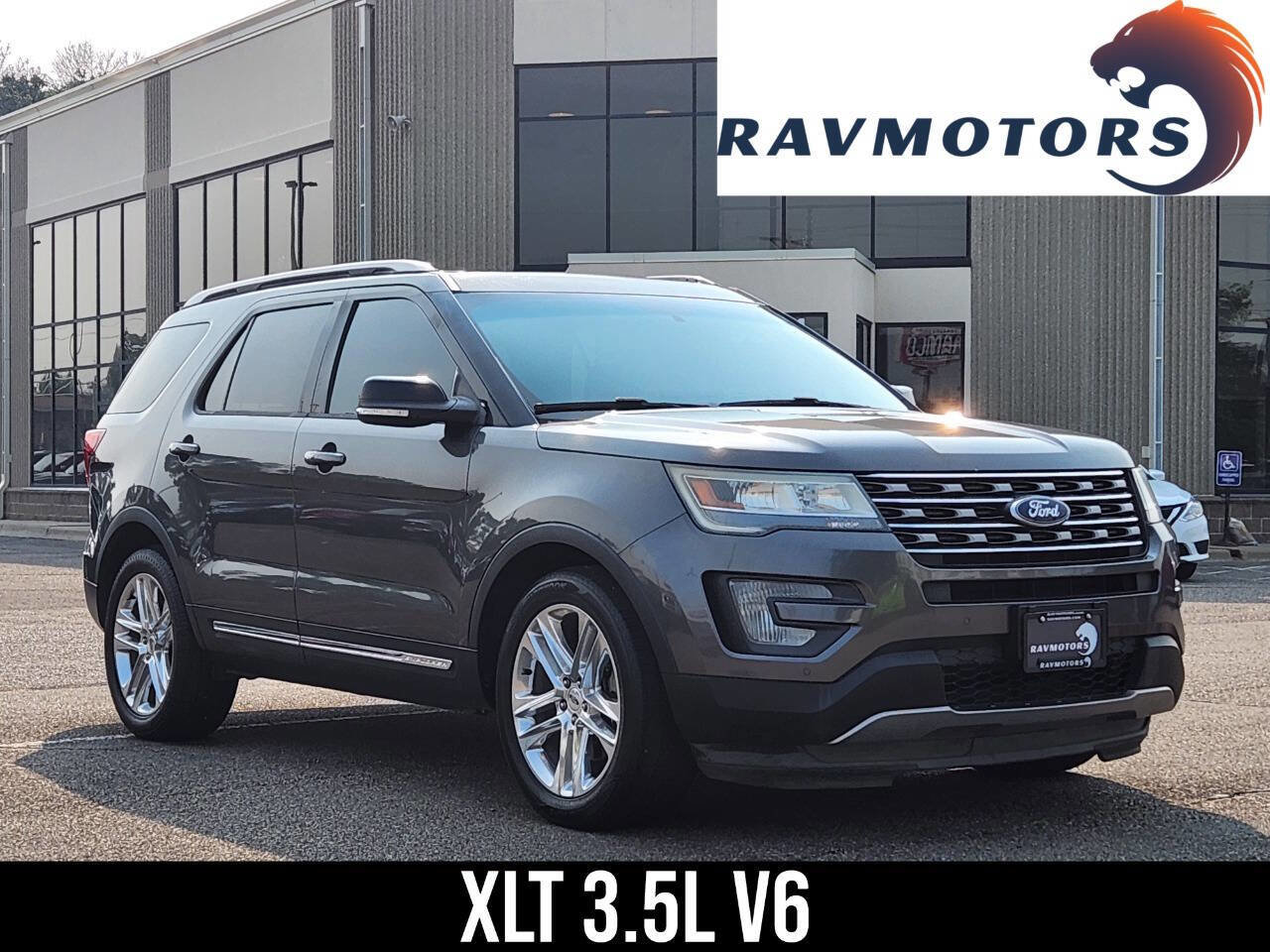 Used 2016 Ford Explorer XLT w/ Equipment Group 202A image 1
