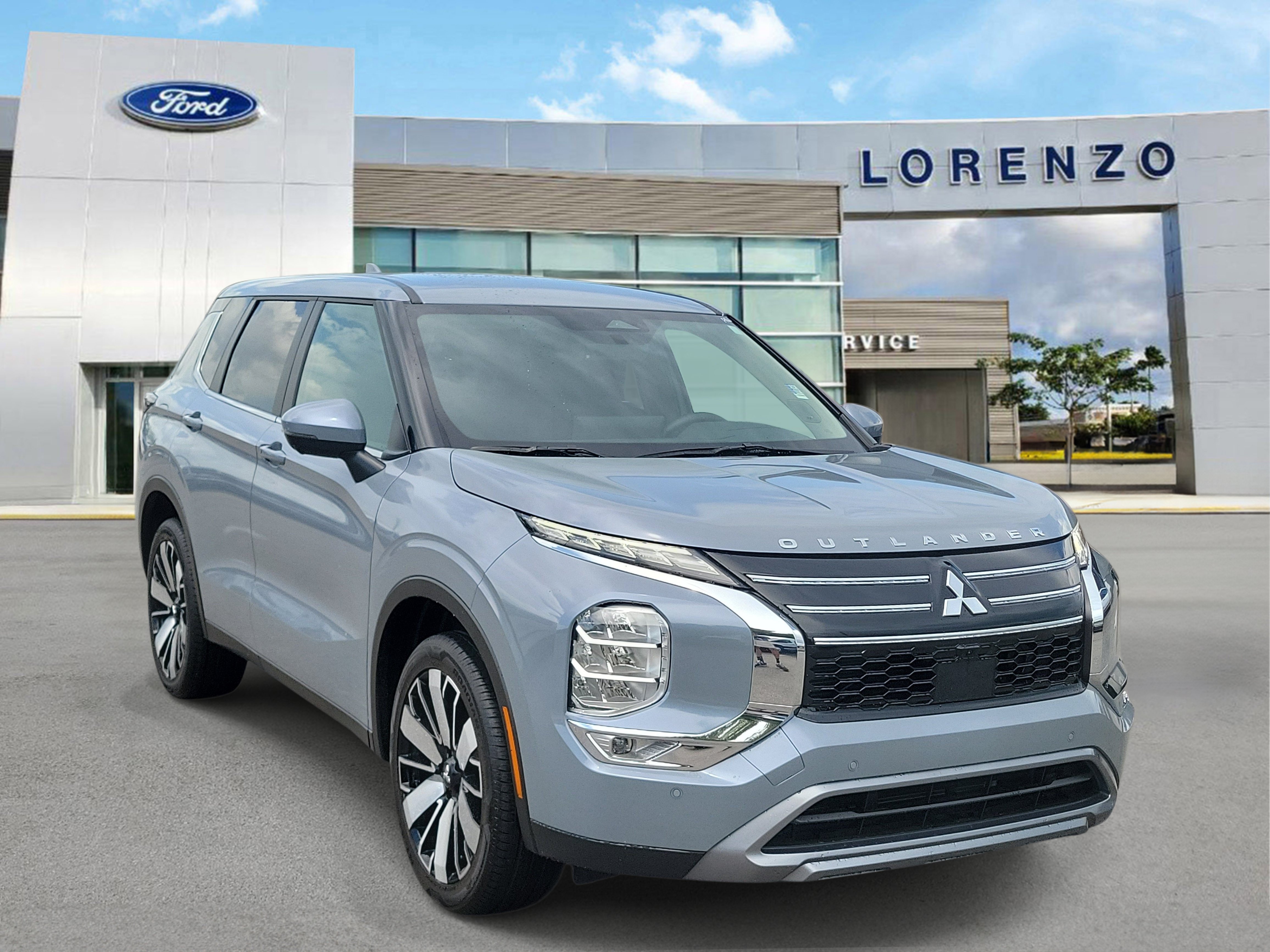 Used 2025 Mitsubishi Outlander SE FWD image 3