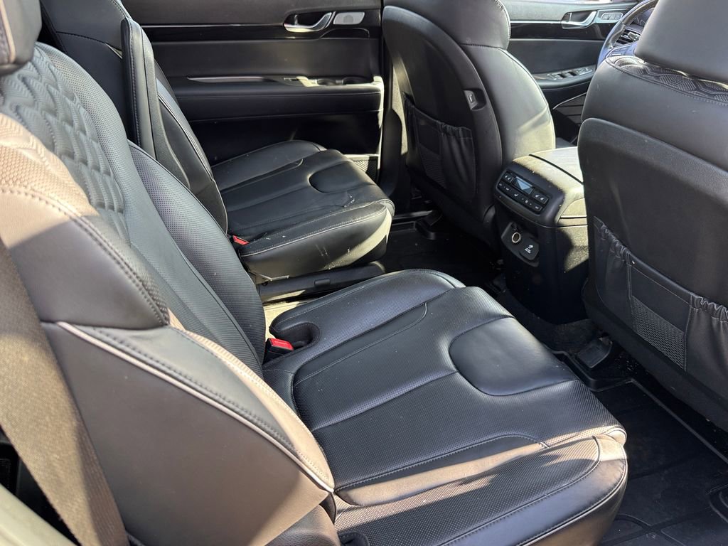 Used 2021 Hyundai Palisade Limited w/ Winter Package FWD image 16