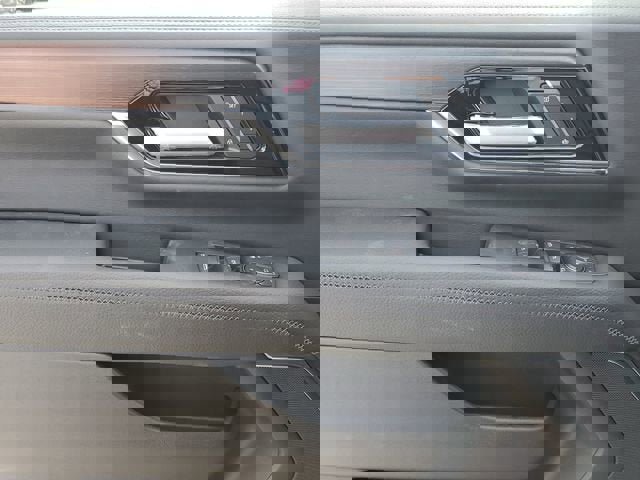 New 2026 GMC Yukon XL Denali w/ Sun & Power Step Package image 17