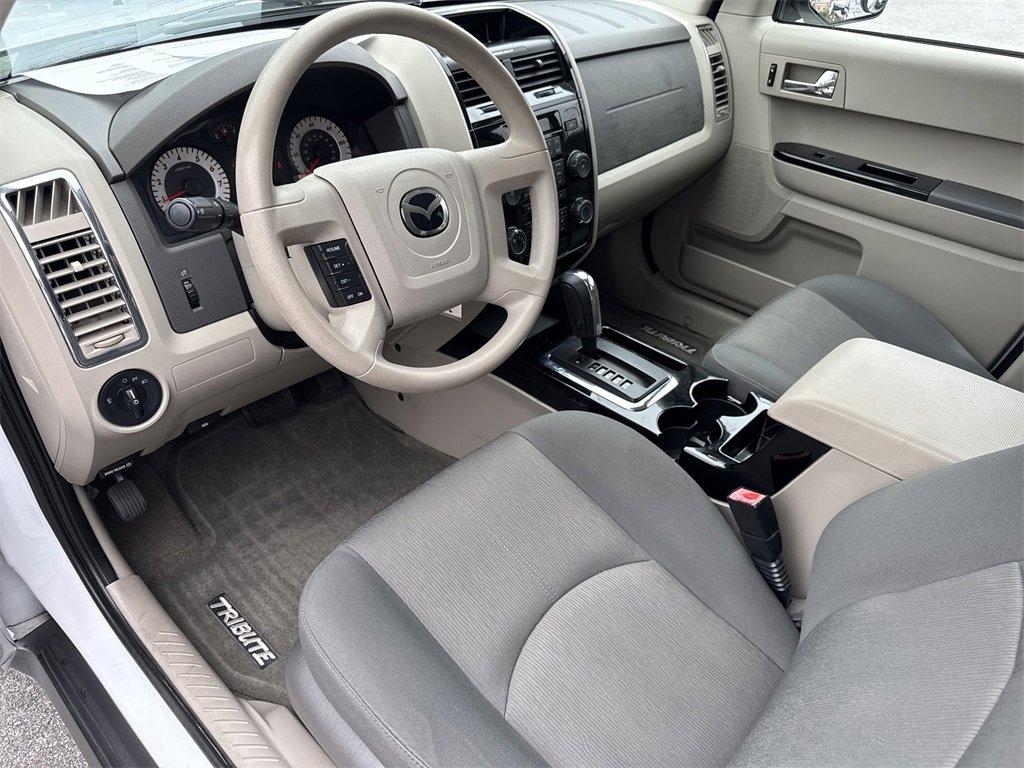 Used 2008 MAZDA Tribute i w/ Cargo Area Cover Pkg image 12