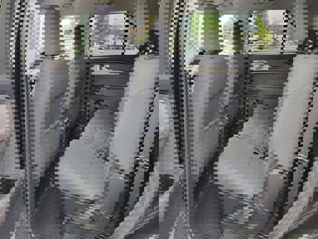 Used 2025 Ford Explorer Active image 12