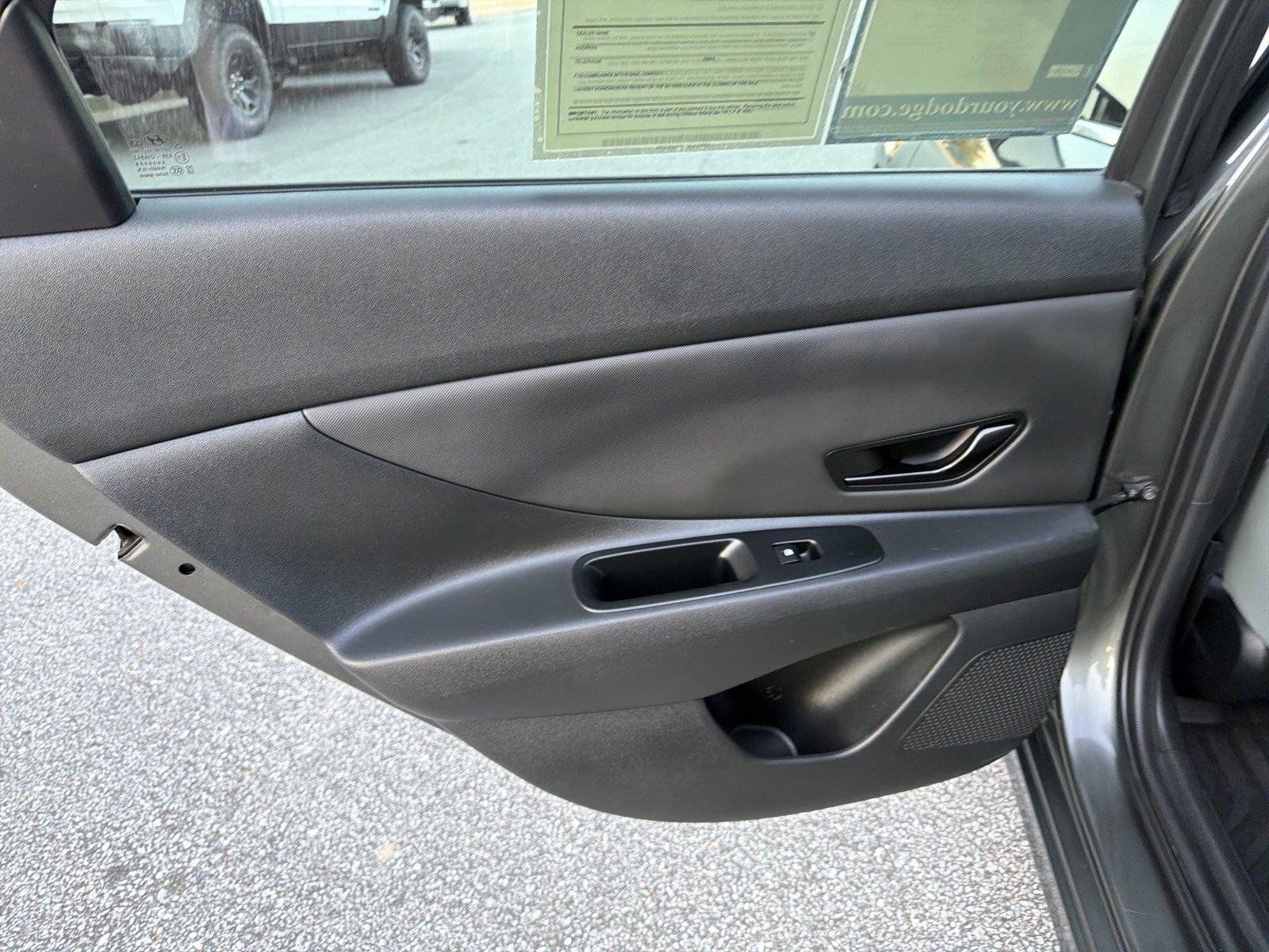 Used 2024 Hyundai Elantra Limited FWD image 21